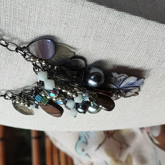 Purple Carved Purple Mother of Pearl Crystal Faux Pearls Bauble Opaline Necklace - Picture 3 of 9